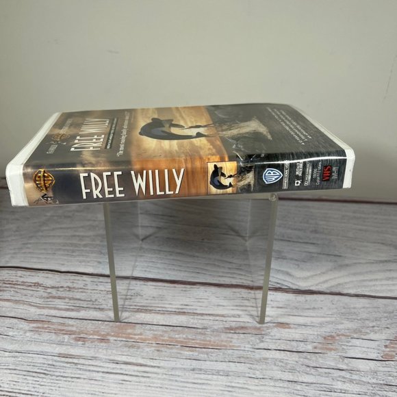 Free Willy (VHS, 1993, Clamshell) Movie - Picture 3 of 3